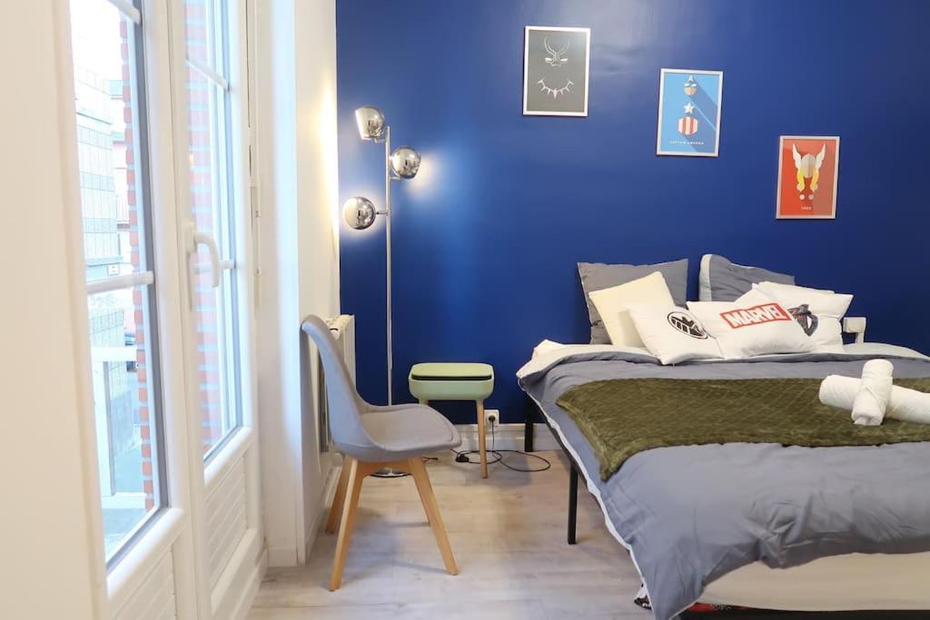 Le Repaire Des Heros 150m Parking Prive - Lesvoyagescolores Apartment *