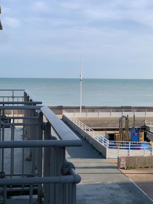 Appartement Le Repaire Des Heros 150m Parking Prive - Lesvoyagescolores *